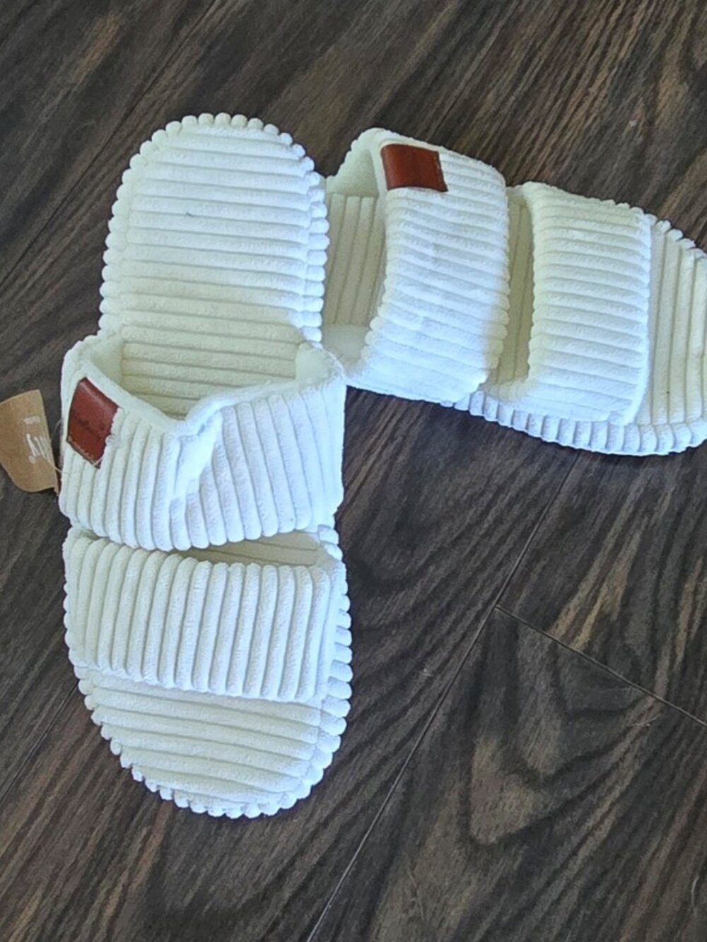 UPRESTY Slip-On Sandal Slippers with Wide Bands Creamy Corduroy NWT/SIZE 7-8
